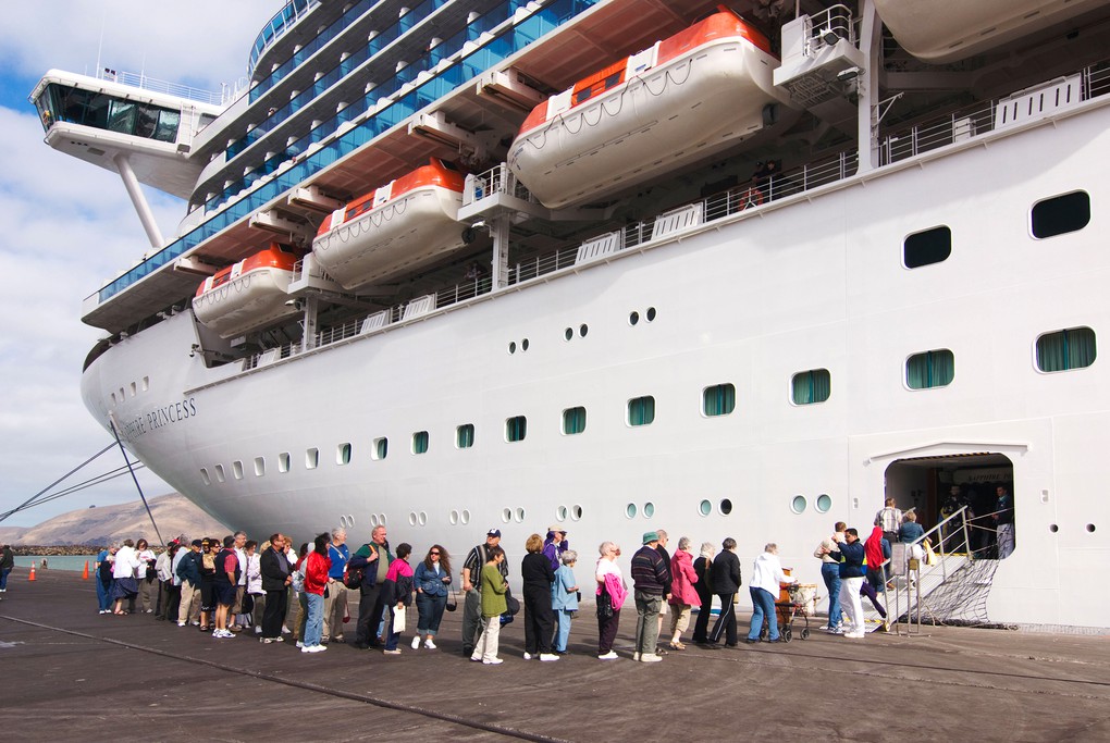 define cruise ship berth
