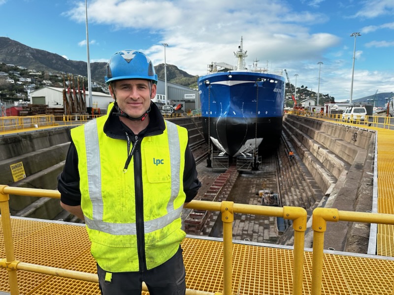aqua-spa-squeezes-into-the-dry-dock-with-100-millimetres-to-spare